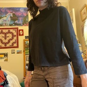 Vintage black turtle neck!⚫️⚫️🎵.